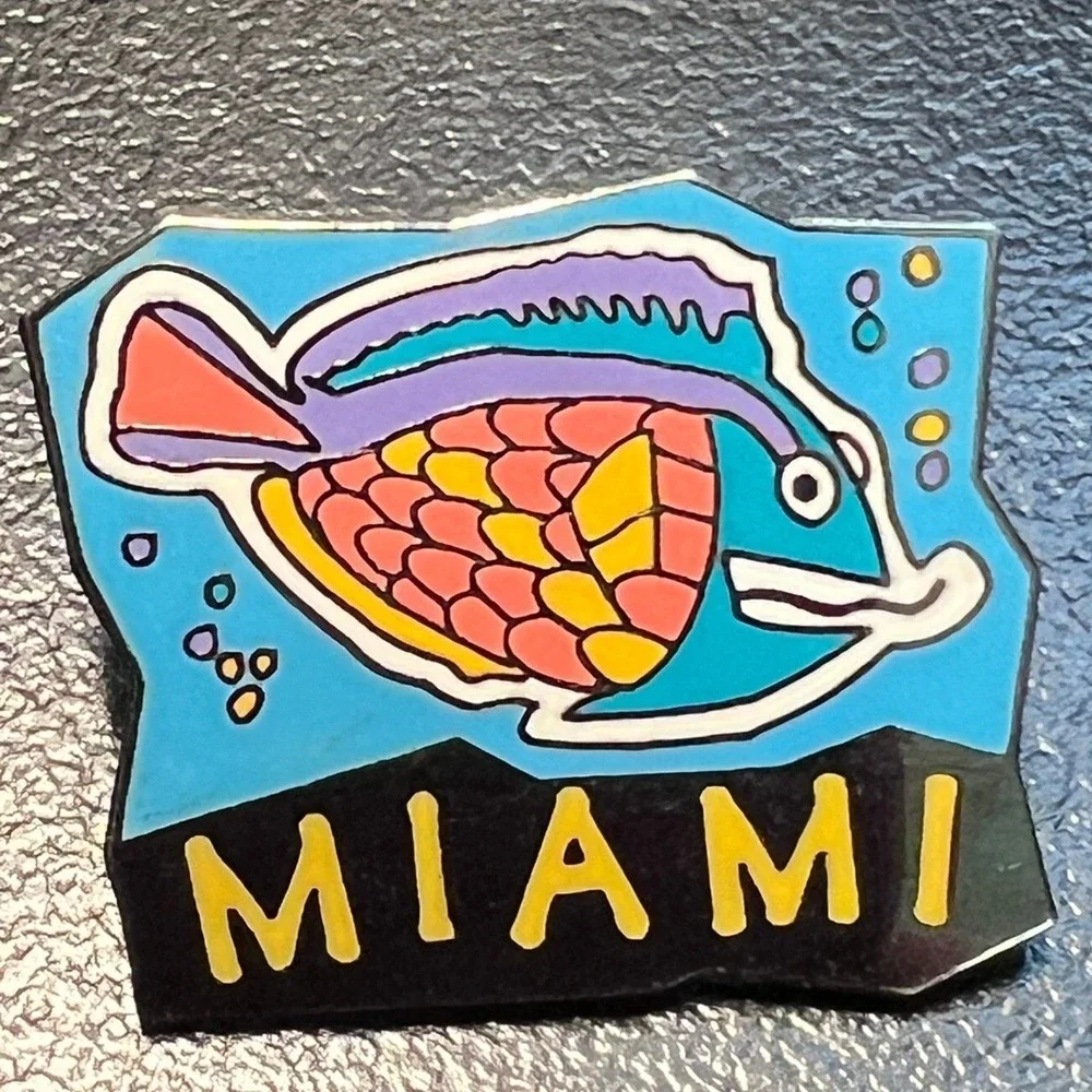 Miami Florida Fish Pin Blue Pink White Enamel Silver‎ Tone